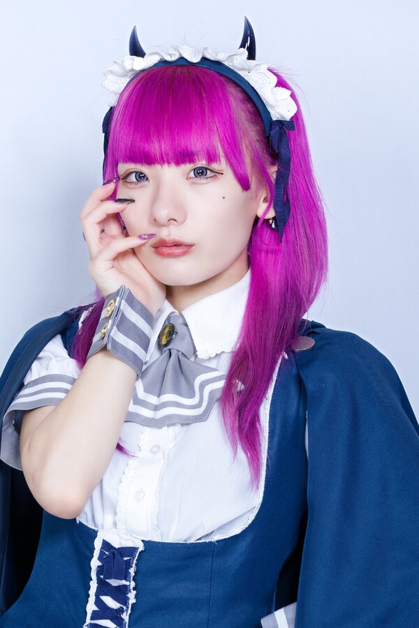 シオン・M・シイナ